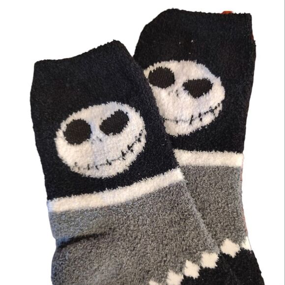 Disney The Nightmare Before Christmas 2 Pairs Fuzzy Crew Socks NWT - Picture 3 of 7